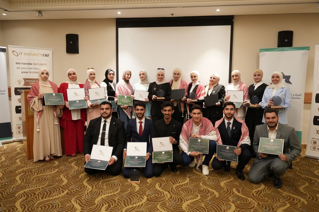 03Nashama7graduation_ITSCT